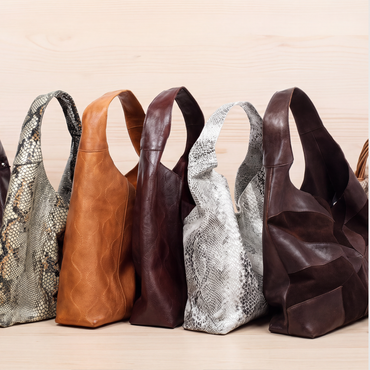 modeling genuine leather tote bag