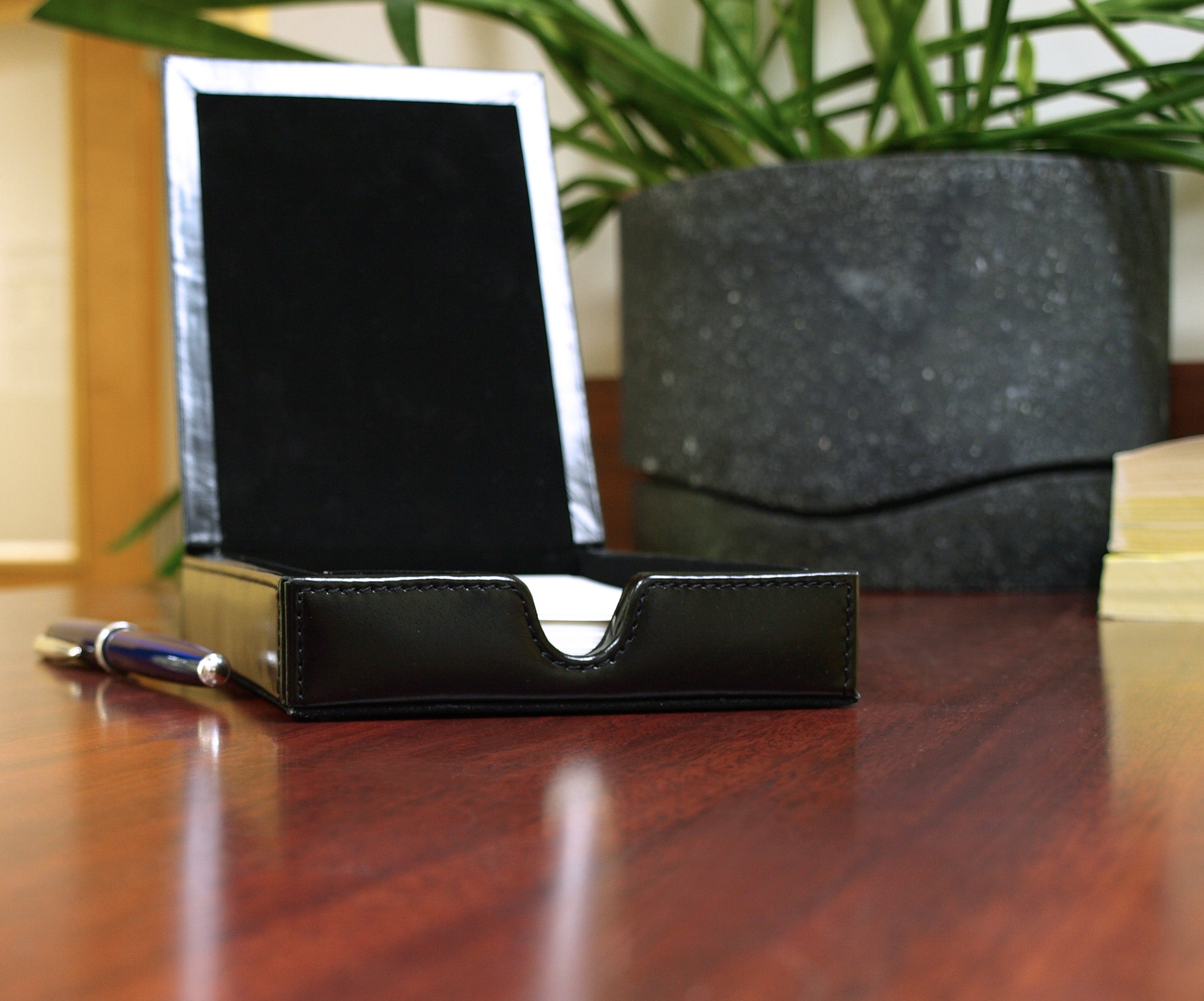 mens leather travel accessories